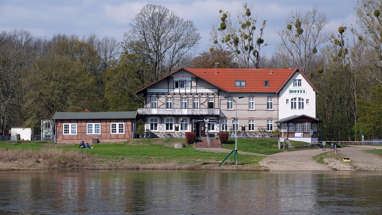 découvrez des options d'hébergement variées et confortables pour tous vos séjours. que vous recherchiez un hôtel, un appartement ou une chambre d'hôte, trouvez l'endroit idéal pour vos vacances ou voyages d'affaires.