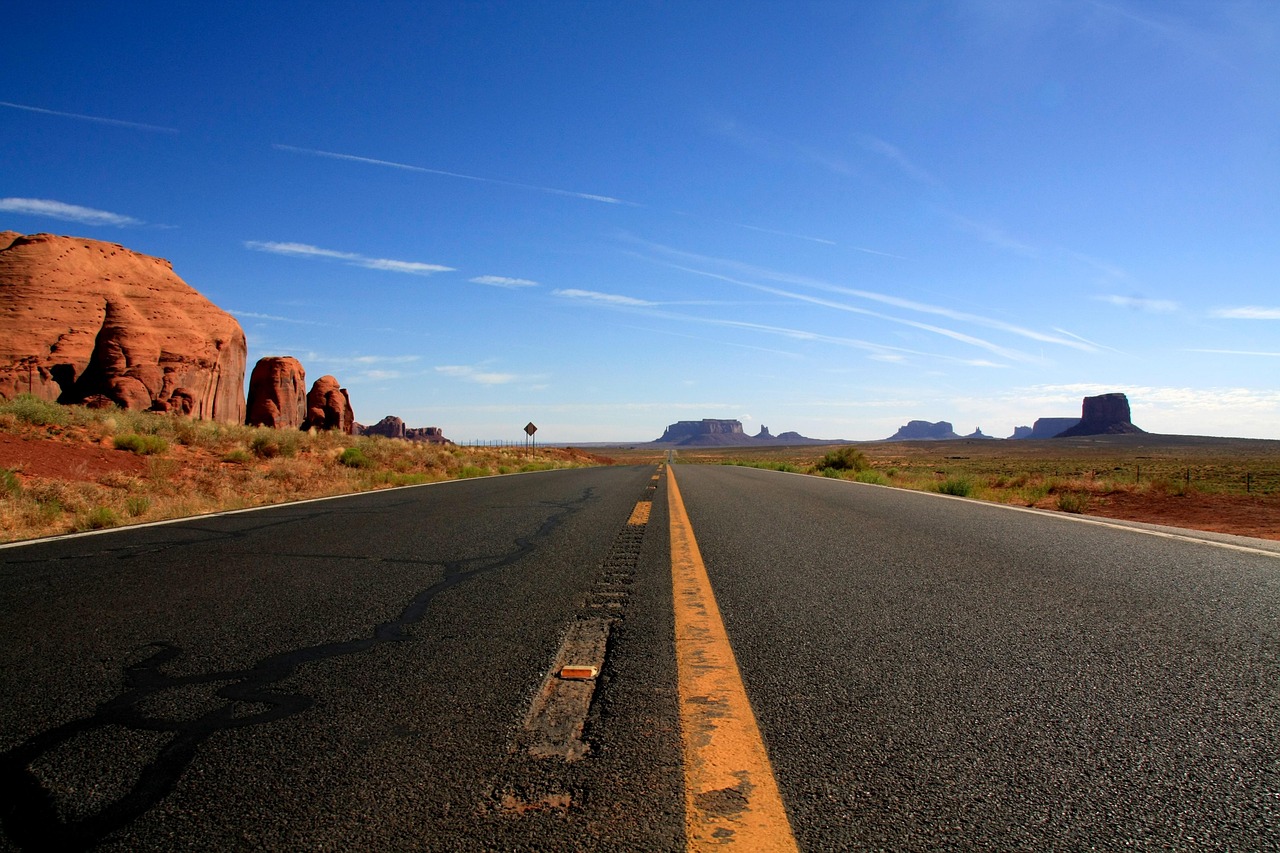 découvrez l'aventure ultime avec notre guide complet pour un road trip sur la côte ouest des états-unis, entre plages, parcs nationaux et villes emblématiques.
