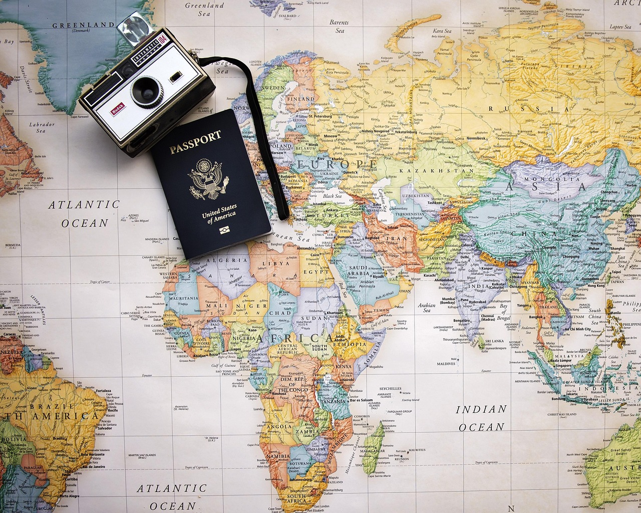 Comment gérer les imprévus météorologiques pendant un voyage ?
